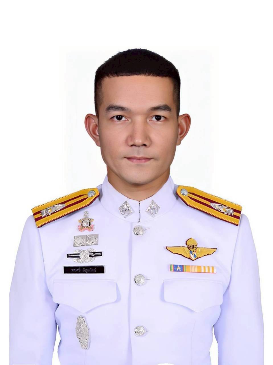 พ.ต.ท.มนตรี ธัญธรัตน์